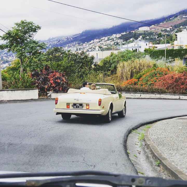 Carro dos noivos: descapotável é o ideal... e o cabelo da noiva? - 1