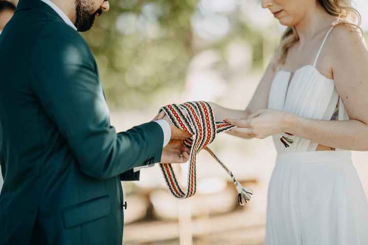 👰🏼‍♀️🤵🏻 - 7