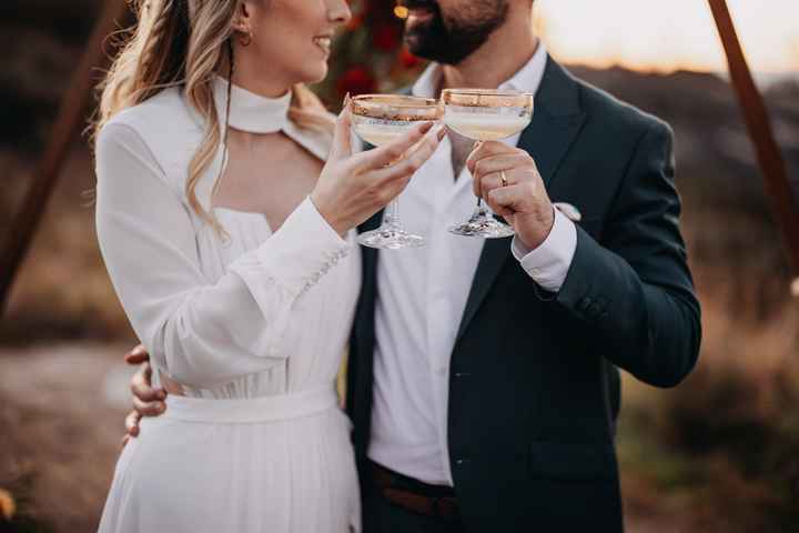 👰🏼‍♀️🤵🏻 - 22