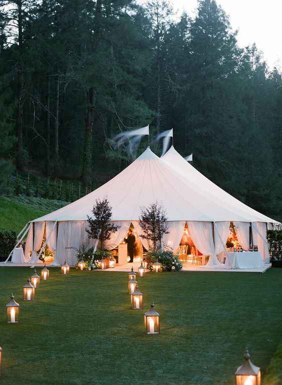 Casamento numa tenda? Farias? - 1