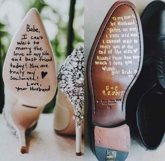 Dedicatória na sola dos sapatos! Romântico, não achas? - 1