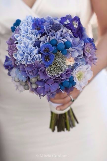 bouquet azul e roxo
