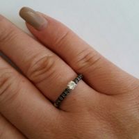 O meu anel de noivado.... ouro branco e diamantes (1 branco e 24 pretos)
