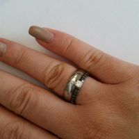 O meu anel de noivado... junto com a aliança de comprometida em ouro branco e 1 diamante