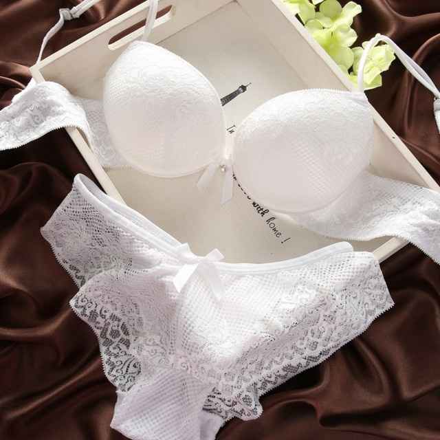 lingerie - a outra tinha preto e notava-se