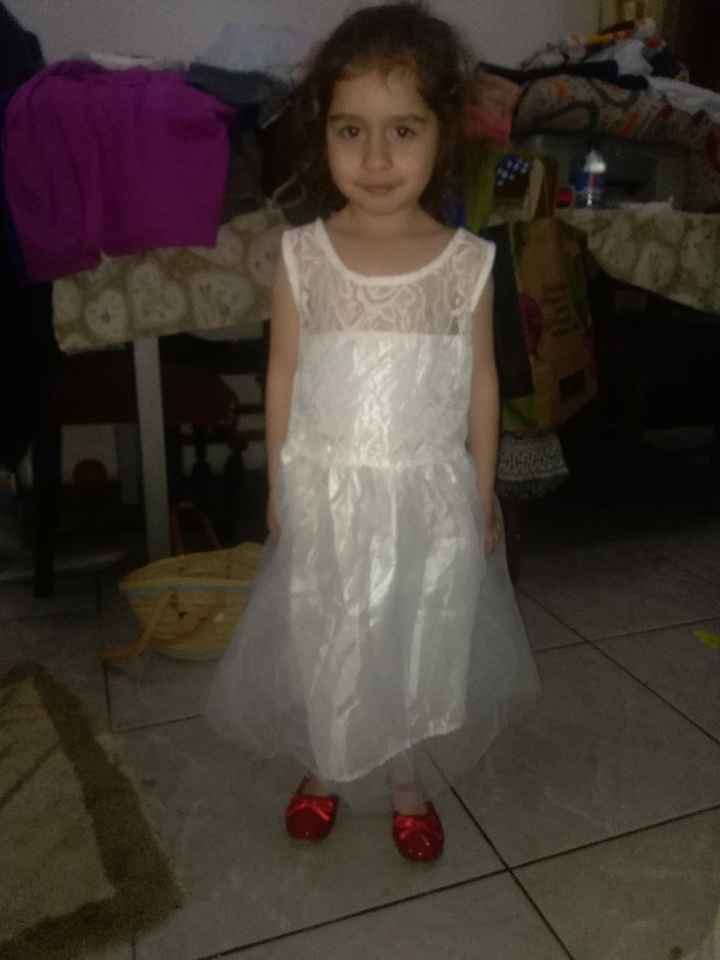 Menina das alianças sem alterações - 1