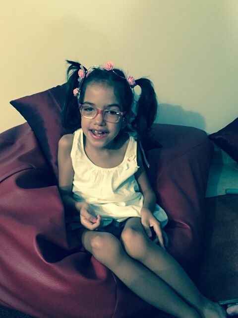 Menina das alianças em cadeira de rodas! - 1