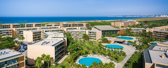 A noiva ficava muito bem num resort com tudo incluído por Portugal! (neste caso, é no Algarve este r
