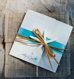 Convites com tons azuis claro 8