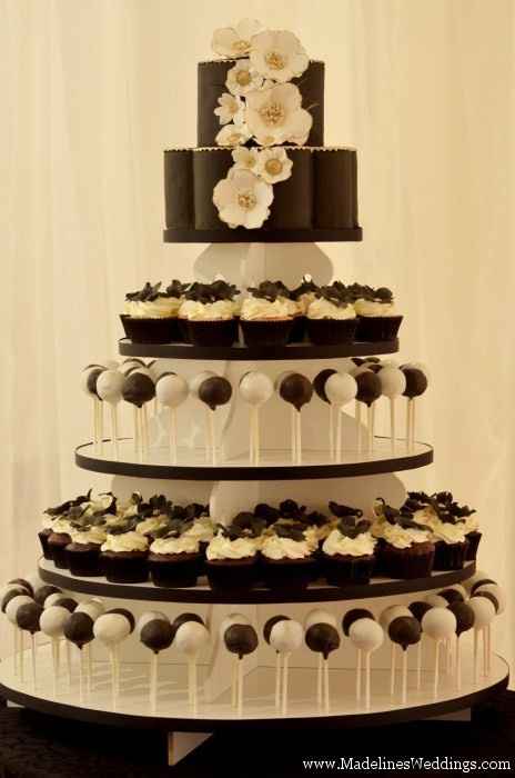 Bolo de Noiva com Cupcakes