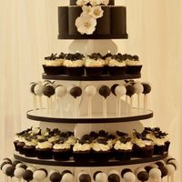 Bolo de Noiva com Cupcakes