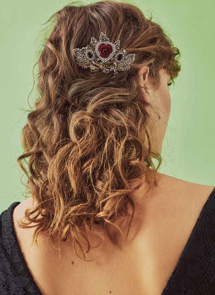 Vais a um casamento clássico... Que acessório não dispensas? - 3
