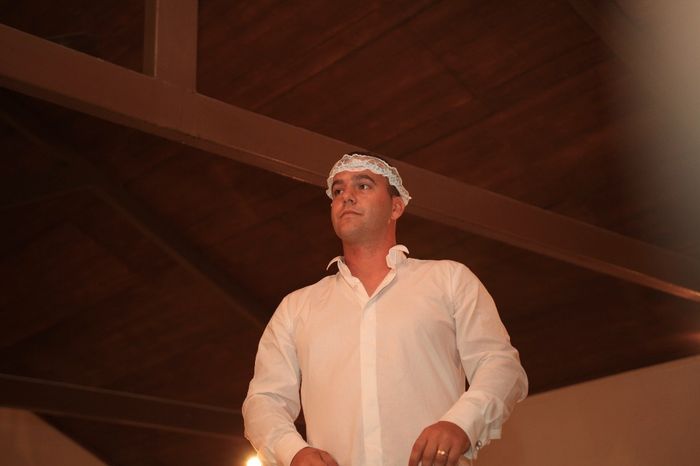 sim....... esta na cabeça do noivo hehehehe