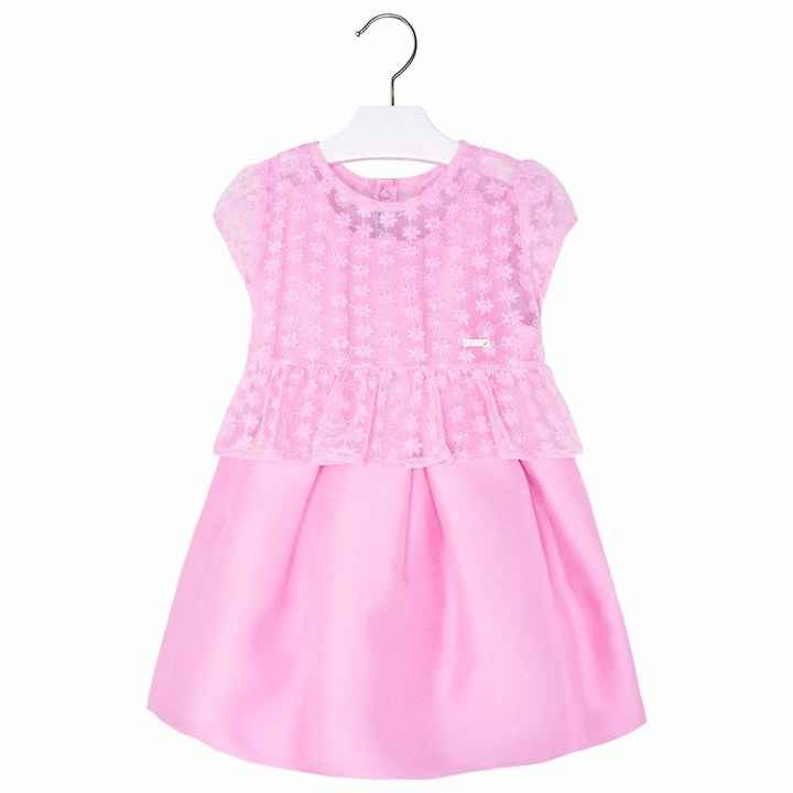 Deixo aqui o vestido rosa para se ver melhor...e não faz justiça quando vestido