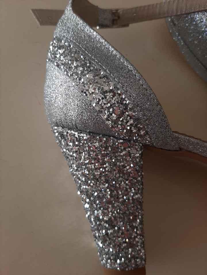 Detalhes para o dia C: Sandálias ✔️ - 4