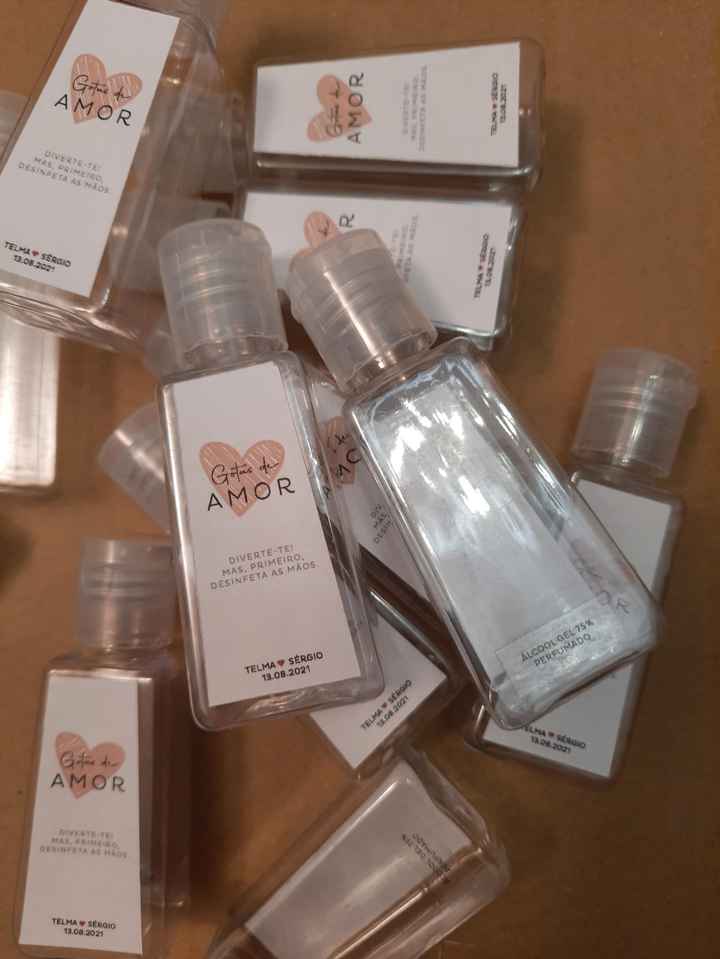 Detalhes para o dia C: Mini-frascos de álcool Gel ✔️ - 2