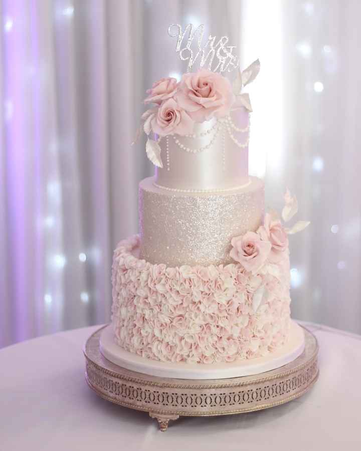 Outubro é Rosa: Bolos de Casamento 🎗️ - 2