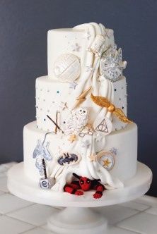 Bolo de Casamento: 10 inspirações para o tema "Super-Heróis" 🍰🦸 5