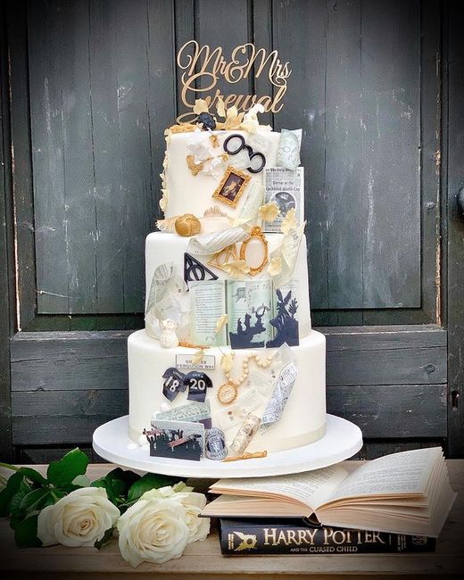 Para os fãs de Harry Potter: 5 inspirações de Bolos de Casamento 🍰⚡🧙 - 3