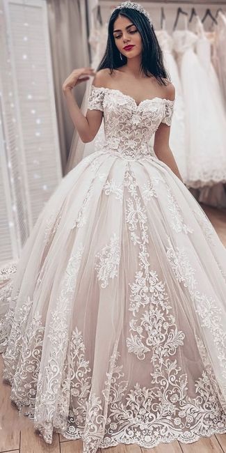 Batalha de Vestidos de Noiva x Qual preferem? 👗👰 1