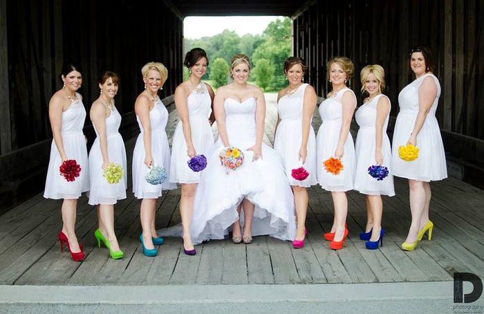 o Arco-íris invade a Comunidade: 3 Inspirações para Vestidos de Damas de Honor 🌈 - 3