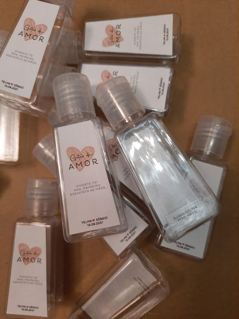 Detalhes para o dia C: Mini-frascos de álcool Gel ✔️ - 2