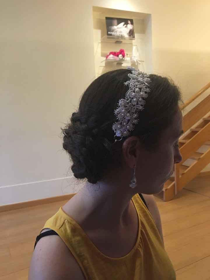 o penteado e brinco