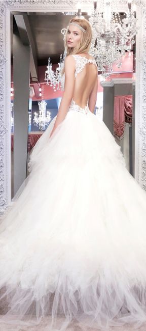 2) Se você gosta de vestido com strass...