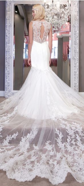 5) Se você gosta de vestido com strass...