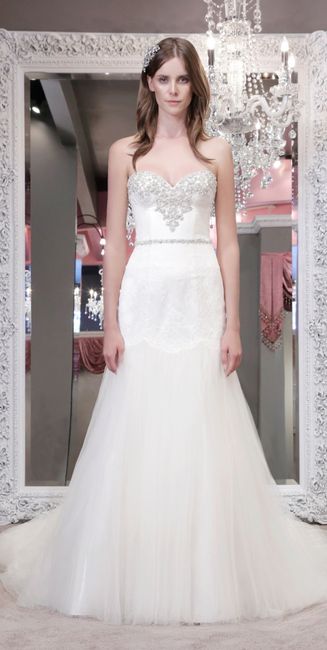 6) Se você gosta de vestido com strass...