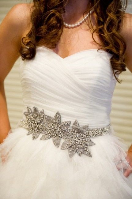 4) Qual é o cinto perfeito para o seu vestido? 