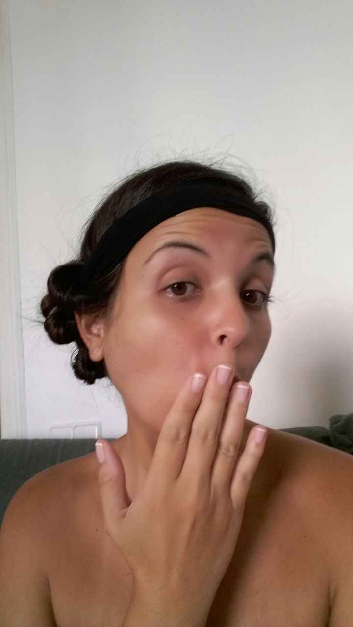 Em casa, com o cabelo enrolado. Fiquei assim durante 6h.