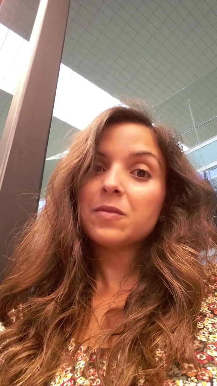 4h depois, o cabelo ainda estava assim e sem usar nenhum produto para fixar. 