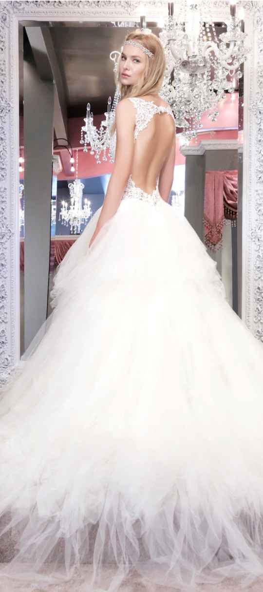 2) Se você gosta de vestido com strass...