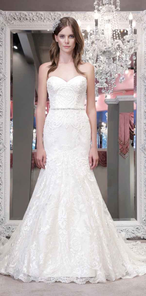 3) Se você gosta de vestido com strass...
