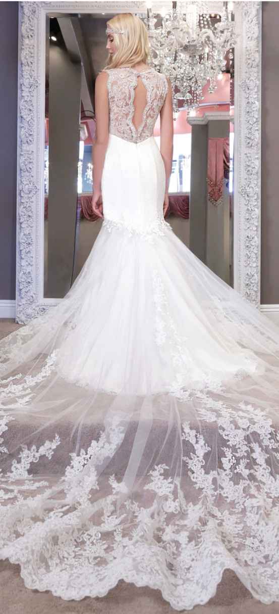 5) Se você gosta de vestido com strass...