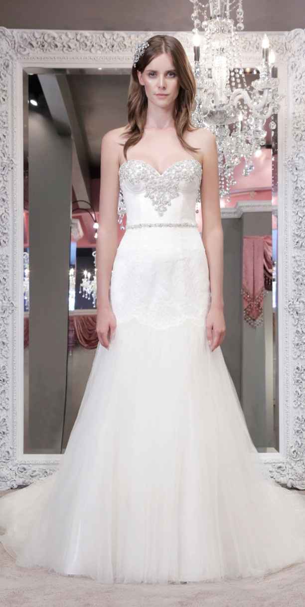 6) Se você gosta de vestido com strass...