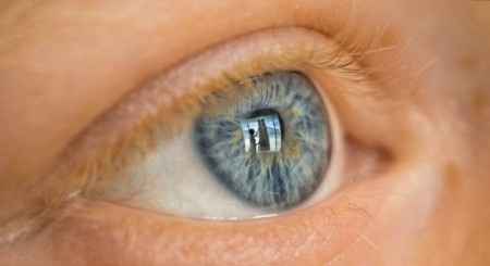 2) Fotos no reflexo dos olhos