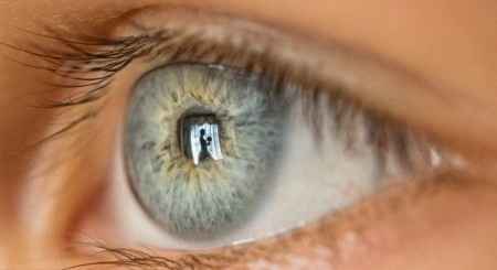 5) Fotos no reflexo dos olhos