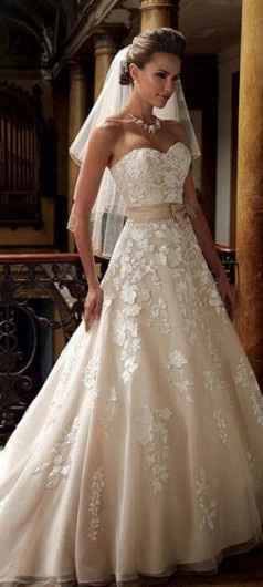 8) Vestido de noiva champanhe