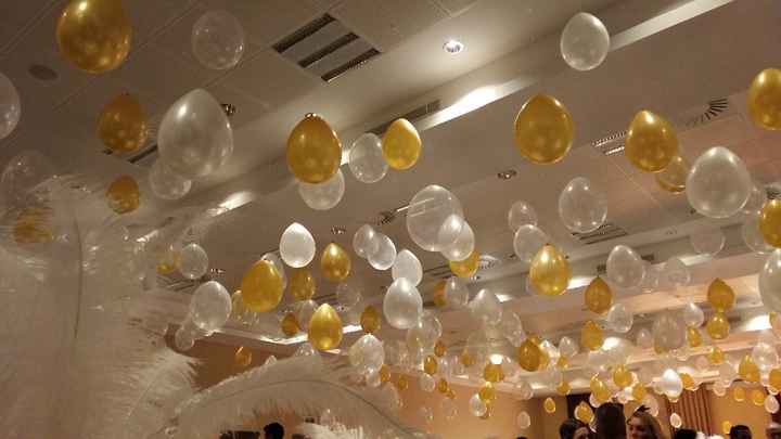 A decoração do teto do salão