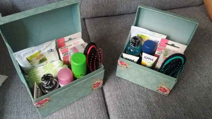 Kits de Emergência (Senhoras à esquerda e Senhores à direita)