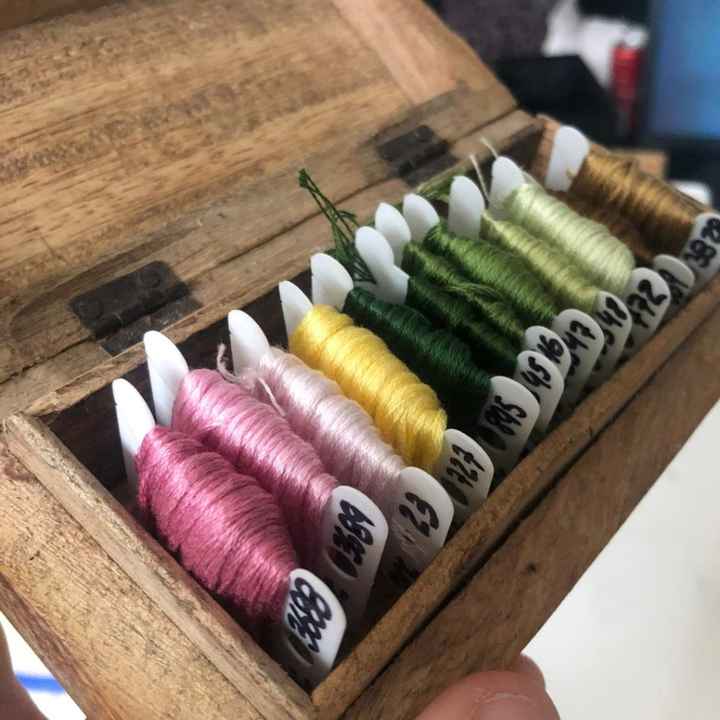 o arco-íris 🌈 invade a comunidade com inspirações (azul marinho) para bouquet 💐 e boutonnière 💙 - 1