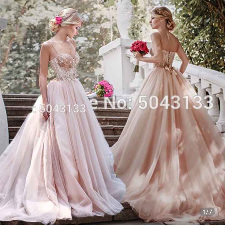 O corte do vestido de noiva vai ser __________ - 1