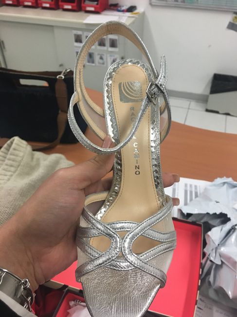 Sandálias douradas!! 2