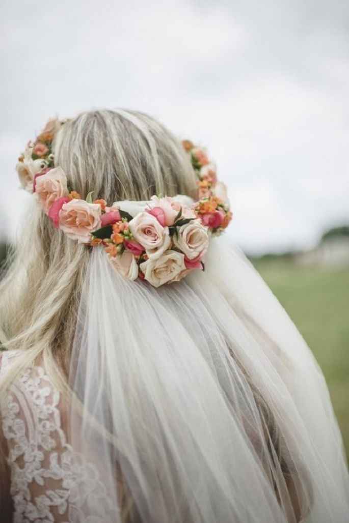 Coroa de flores e veu