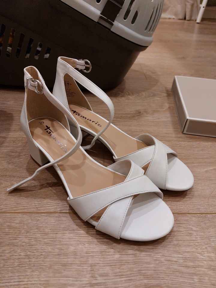 Os teus sapatos de noiva vão ser brancos? 👰 - 1
