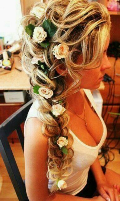 Penteados com flores 🌸 - 1