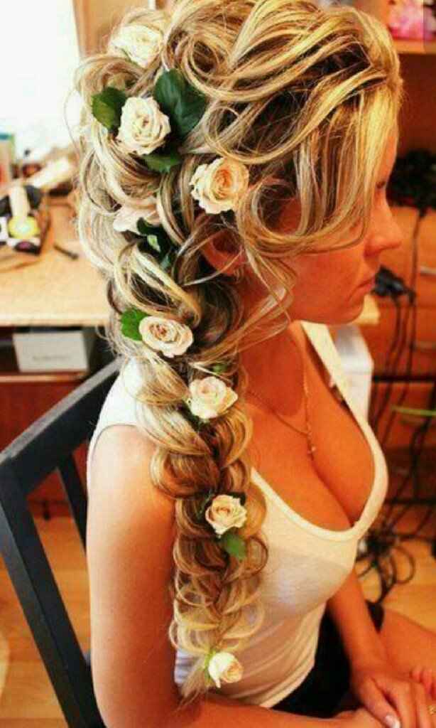 Penteados com flores 🌸 - 1