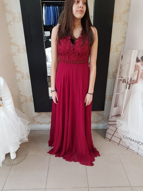 Ajudinha com os Vestidos das Damas - 2